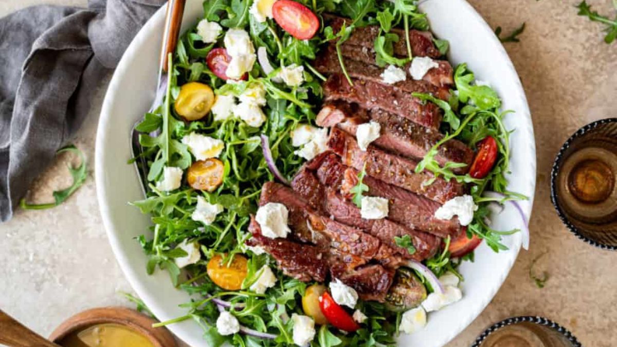Arugula and Steak Salad Recipe with Easy Vinaigrette.