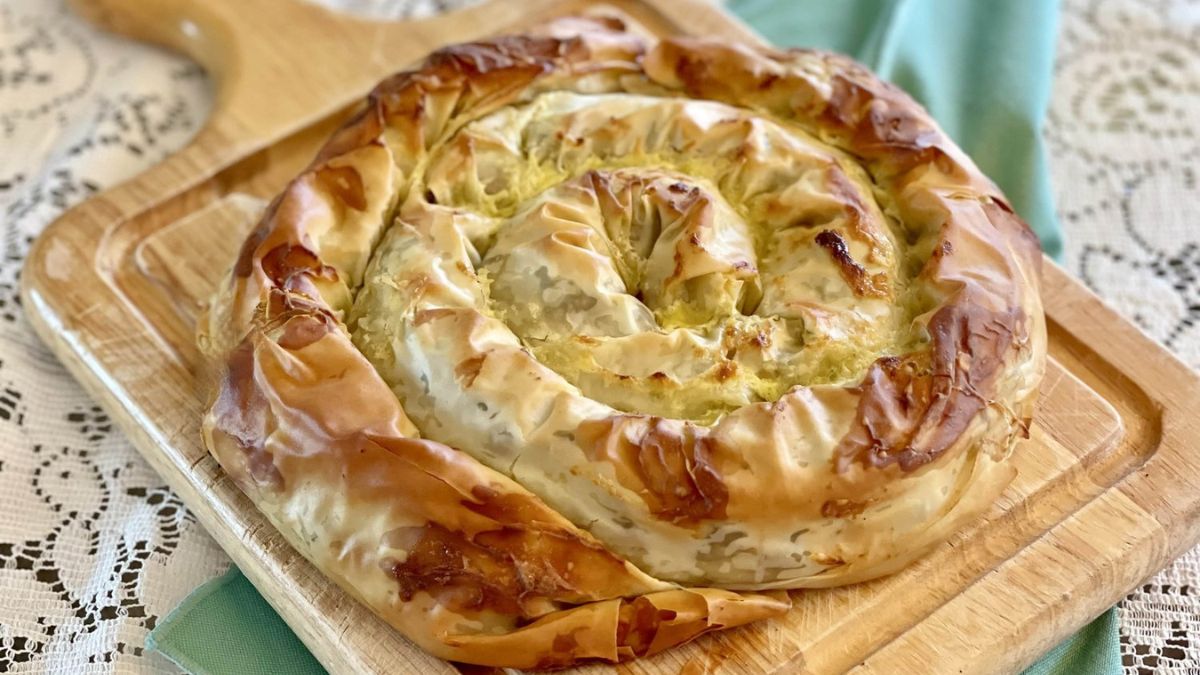Best Greek Meat Pie Recipe with Phyllo: Kreatopita.