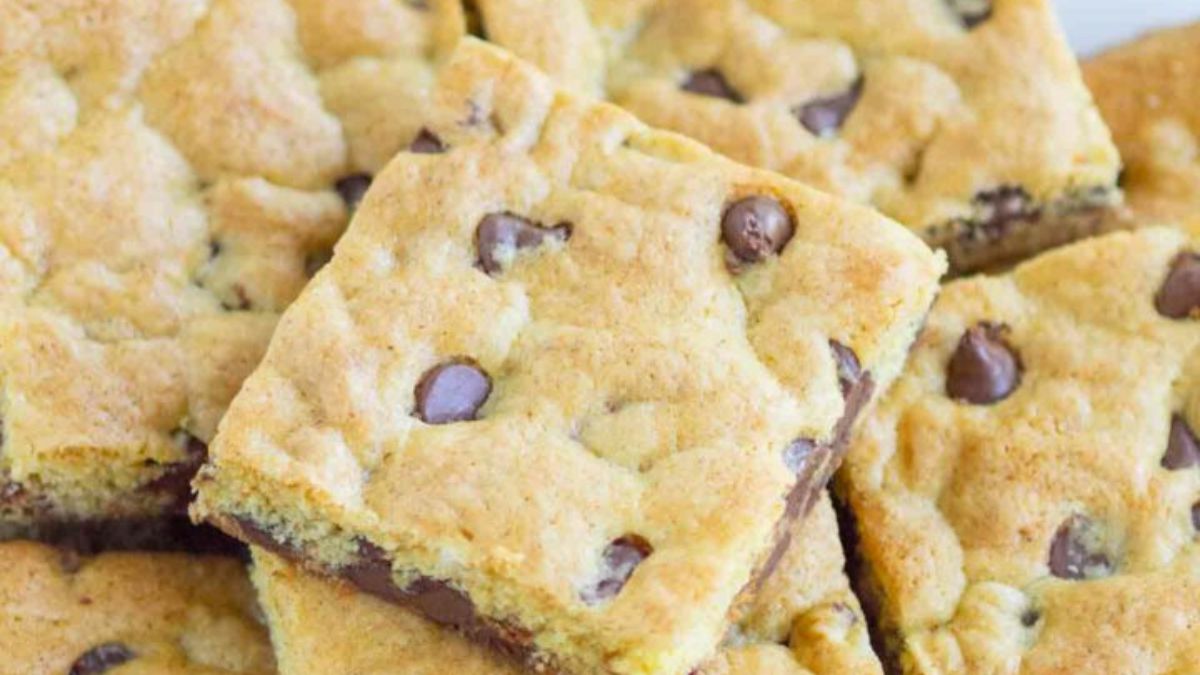 Cake Mix Chocolate Chip Cookie Bars.