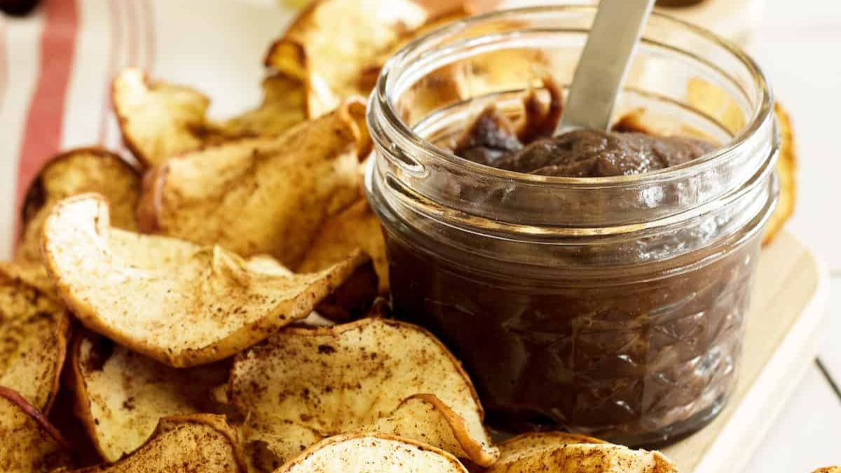 Crispy Air Fryer Apple Chips.