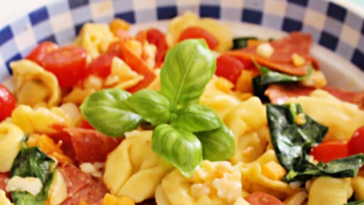 Crowd-Pleasing Tuscan Tortellini Salad in a Flash.