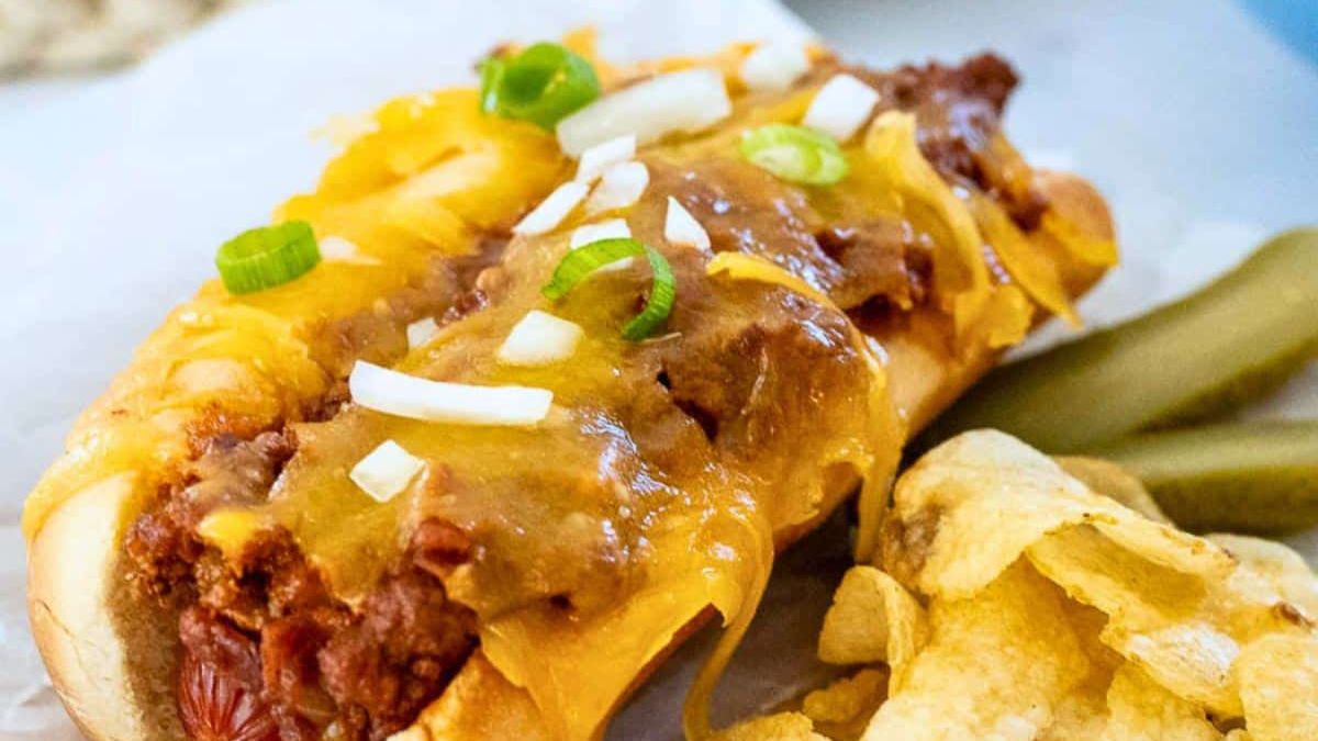 Easy Chili Cheese Dogs Recipe (Oven-Baked).