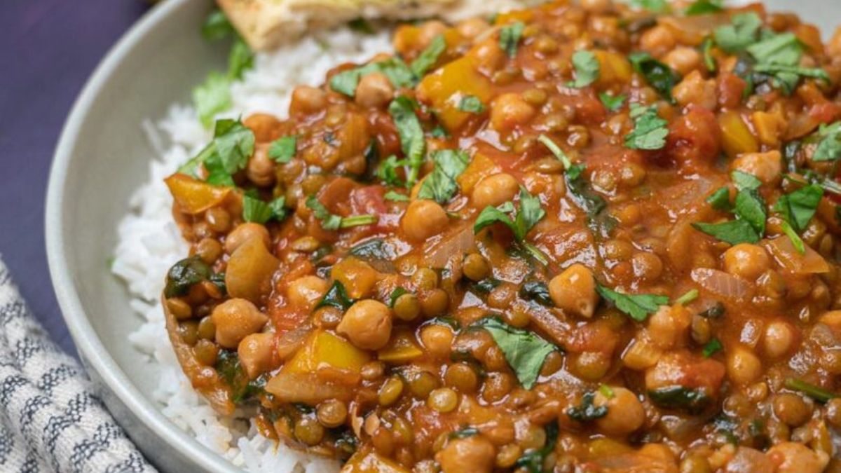 Easy Lentil and Chickpea Curry.