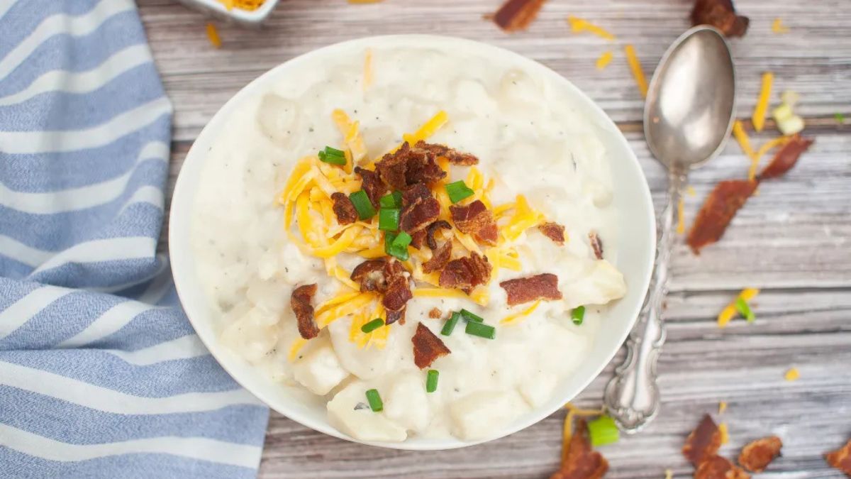 Easy Slow Cooker Loaded Baked Potato Soup Recipe.