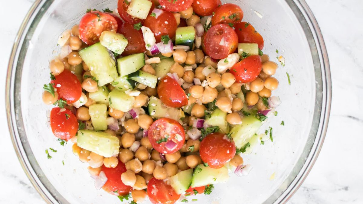 Fresh & Flavorful Chickpea Salad Recipe (+Video).