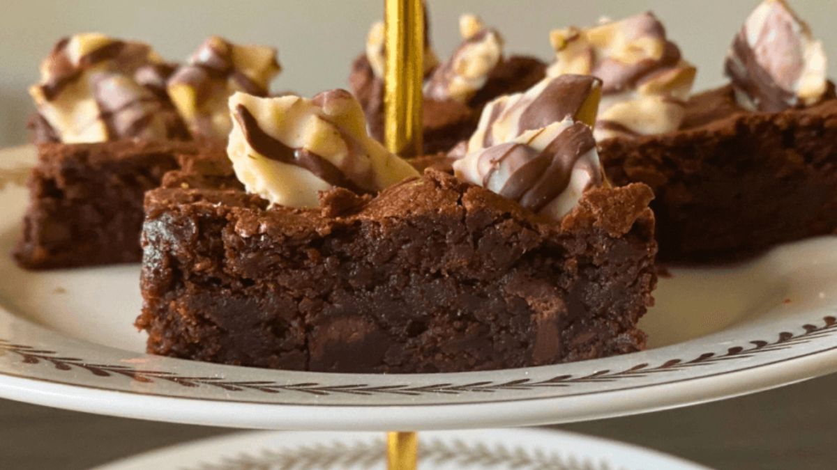 Fudgy White Chocolate Almond Bark Brownies.