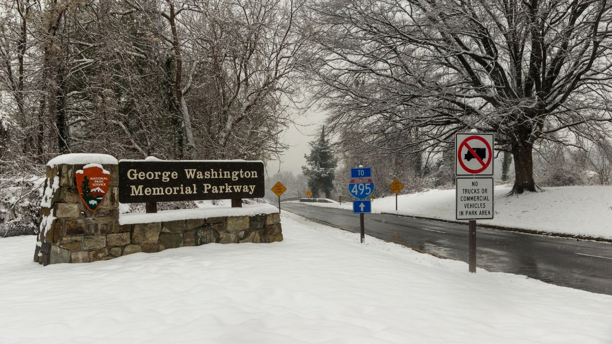 George Washington Memorial Parkway in Virginia, United States in Winter. Snowy. Snow. Winter Weather. National Park. Northern Virginia. Snowy Roads. Winter in the National Capital Region.
