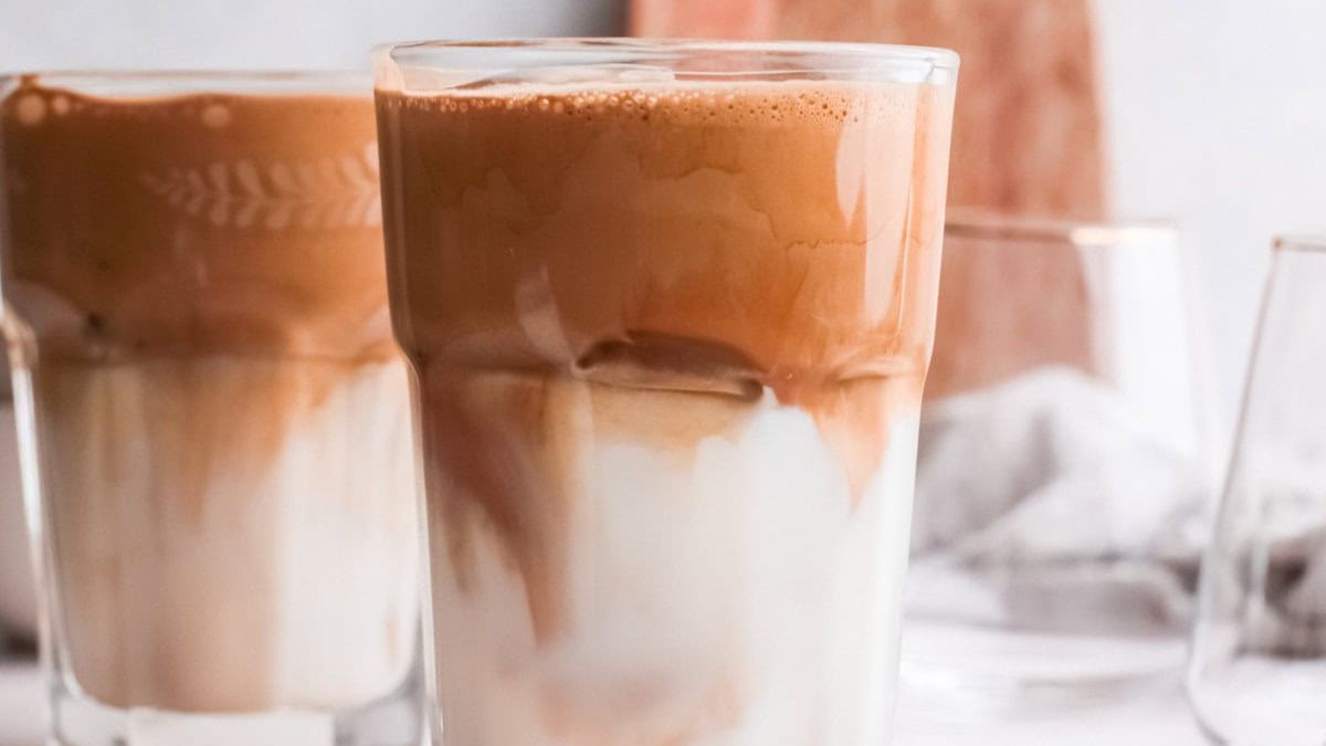 Greek Frappe (Instant Iced Coffee).