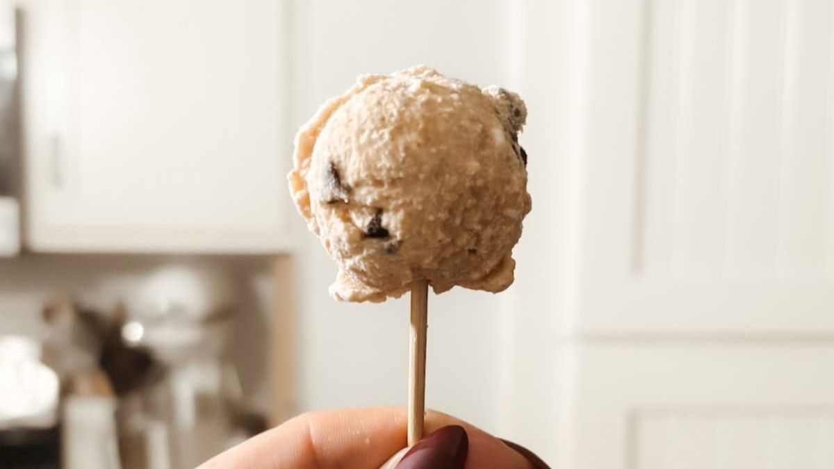 Healthy Homemade Yogurt Pops for Kids - Easy Recipe.