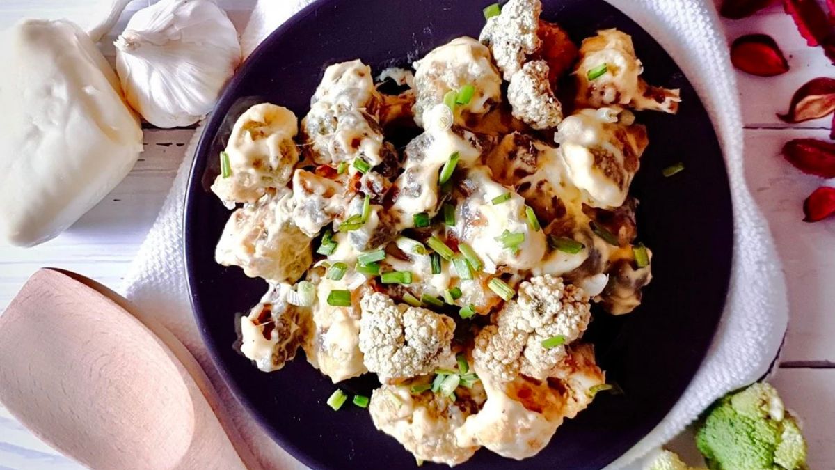 Homemade Batter Fried Broccoli with Creamy Sauce.
