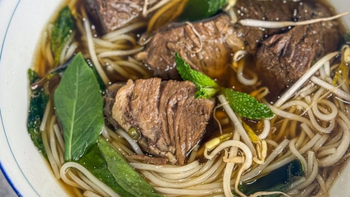 How to Make Authentic Pho Bo (Vietnamese Noodle Soup with Beef).