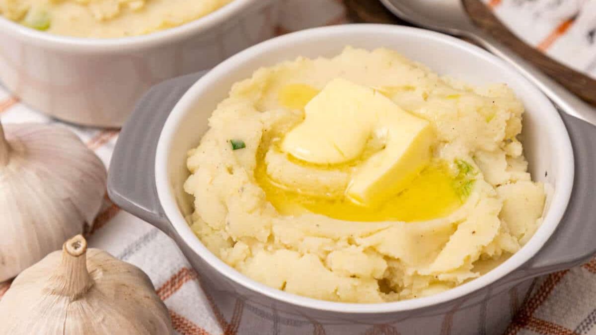 Instant Pot Garlic Mashed Potatoes (No Drain).