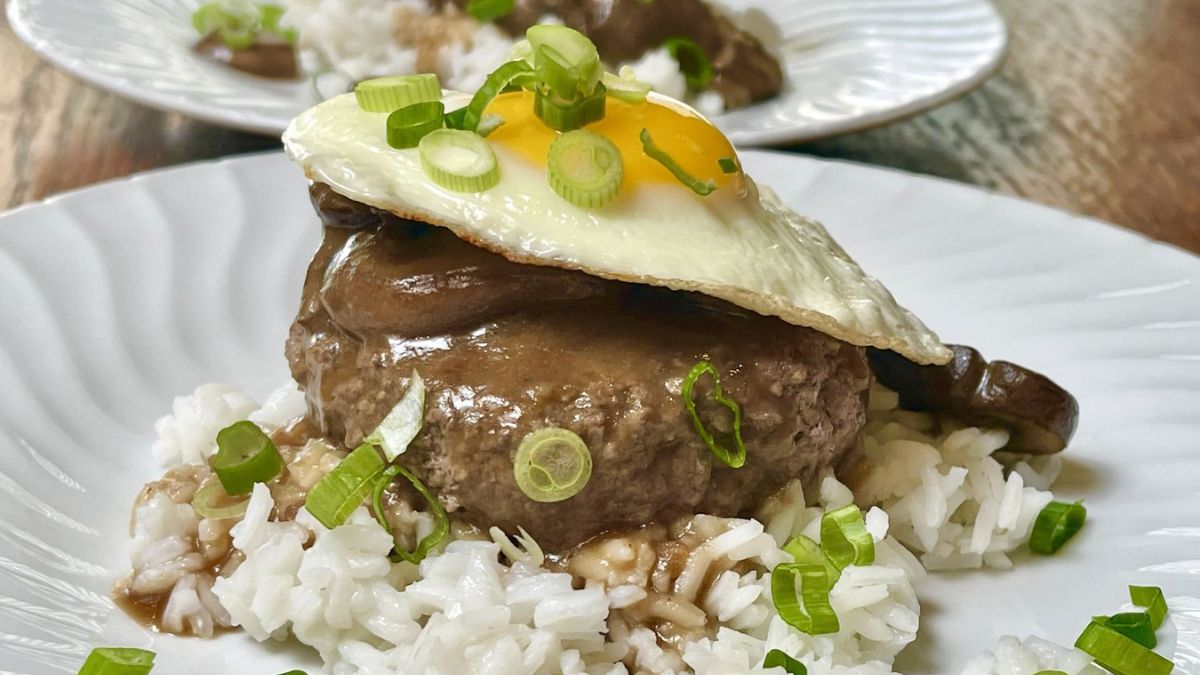 Loco Moco Recipe: Hawaiian Comfort Food Favorite.