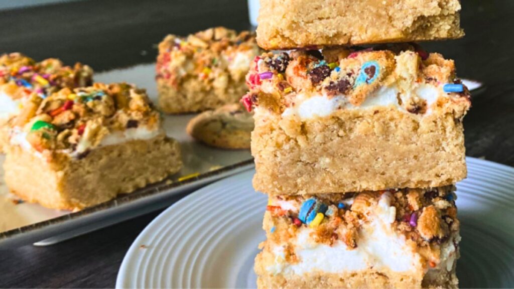 21 Elegant Yet Easy Cake Bar Recipes That Impress Every Time