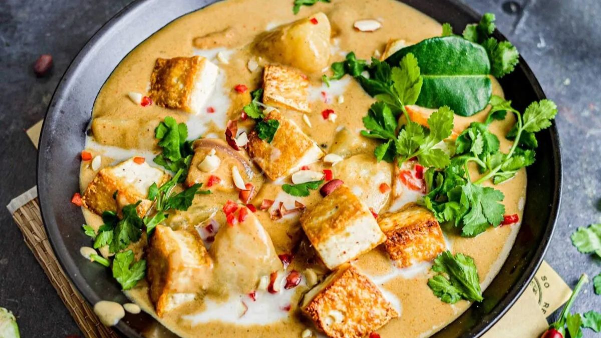 Massaman Tofu Curry.