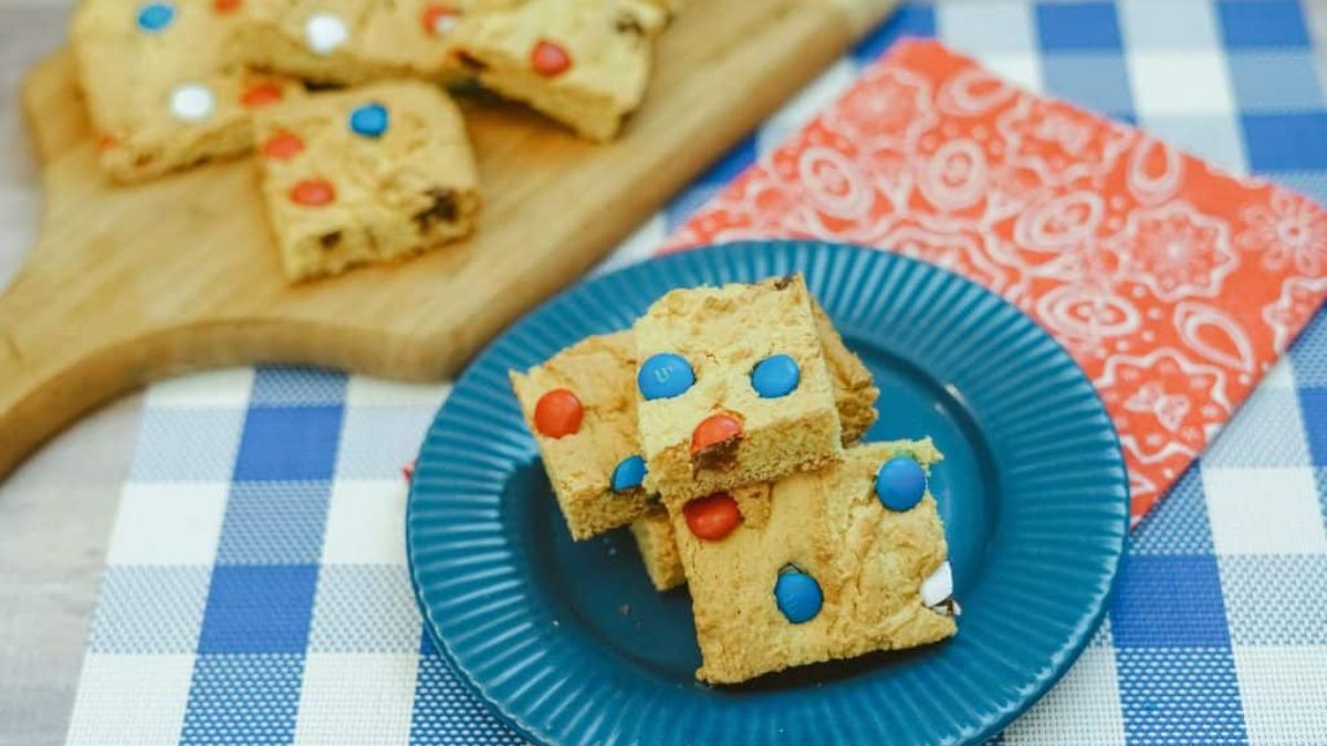 Patriotic Cake Mix Cookie Bars.