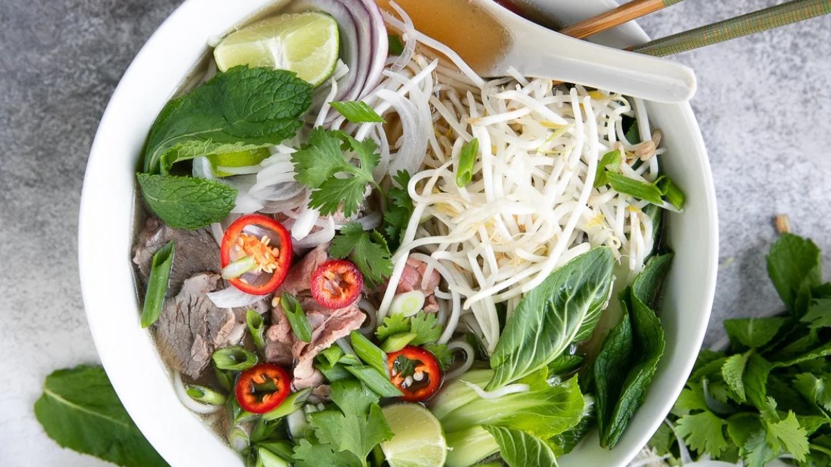 Pho Recipe (How to Make Vietnamese Noodle Soup).