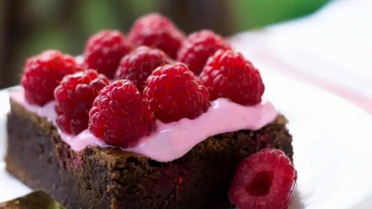 Raspberry Brownies with Raspberry Foam.