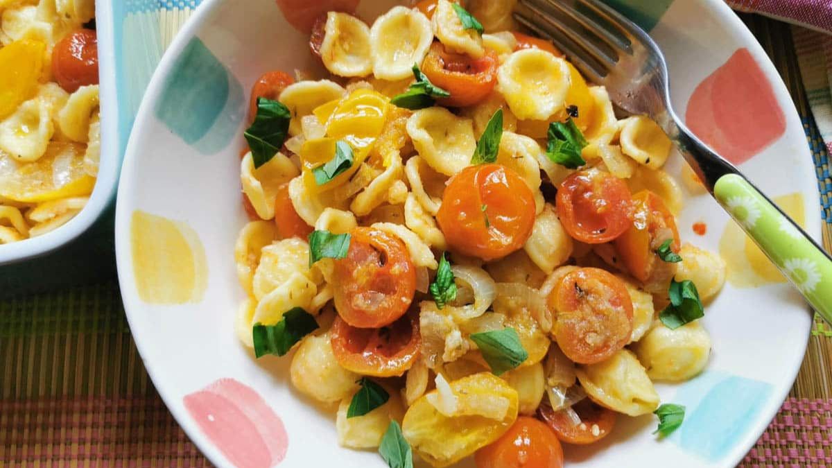Roasted Cherry Tomato Orecchiette Pasta .