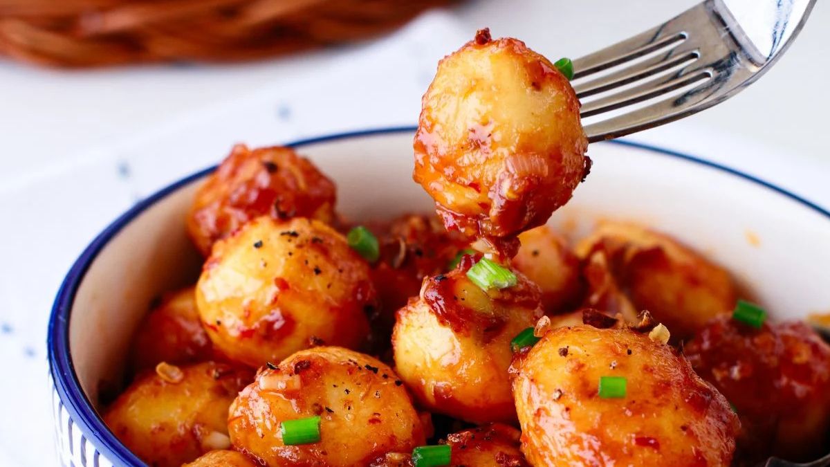 Schezwan Potatoes.