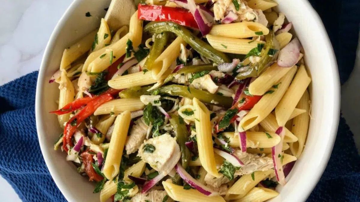 Simple Chicken and Bell Pepper Pasta Salad.