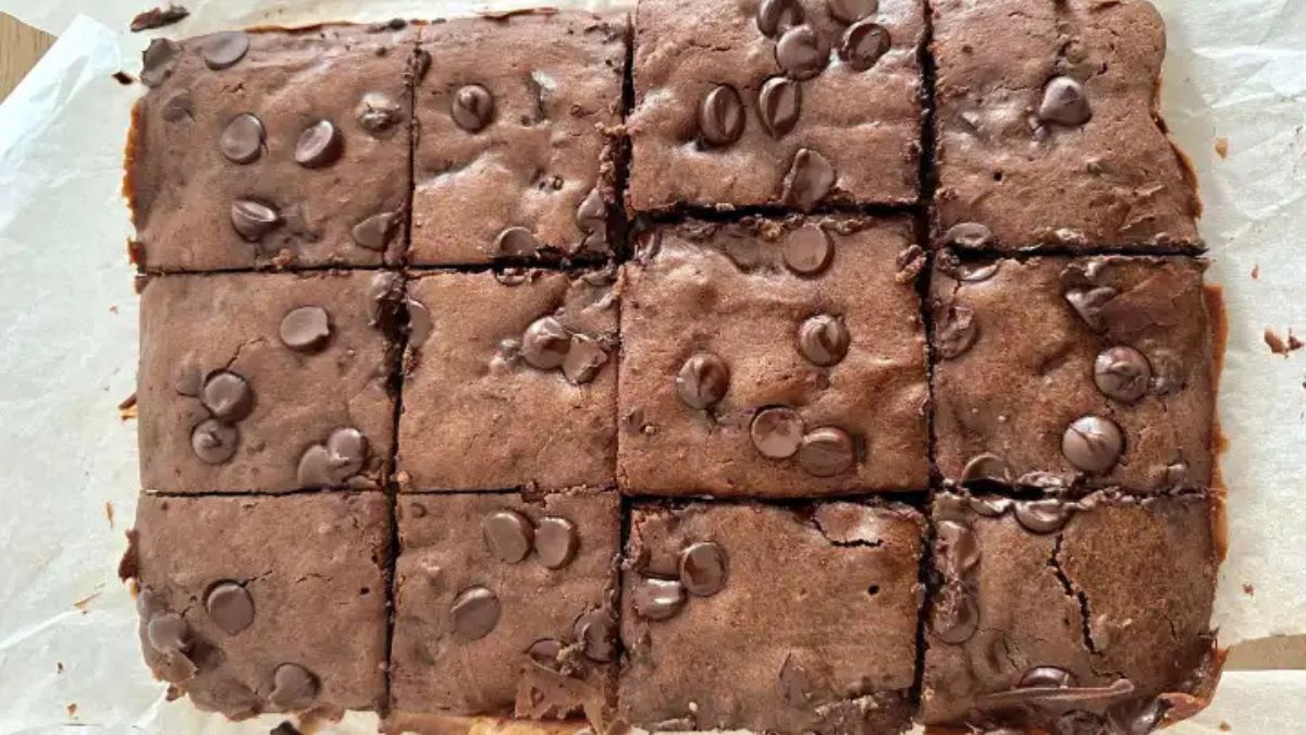 Simple Sourdough Discard Brownies.