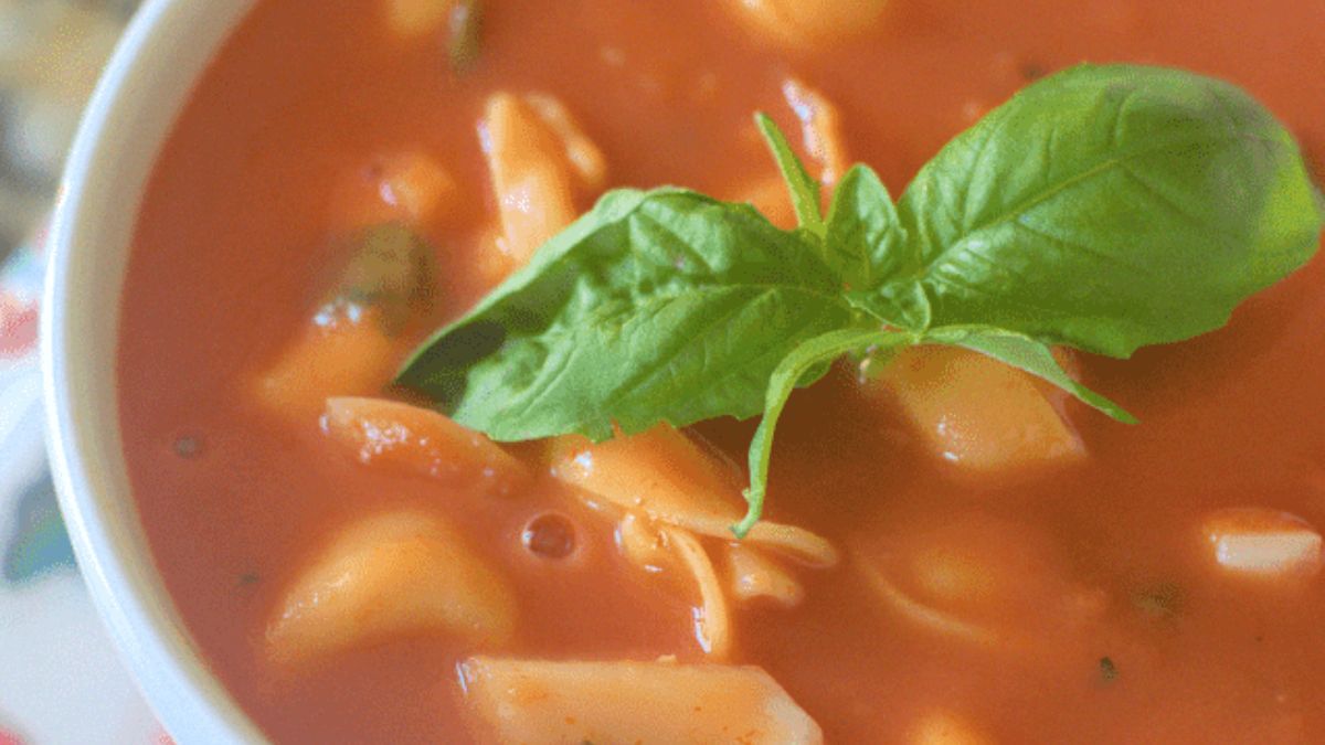 Slow Cooker Creamy Tomato Basil Tortellini Soup.