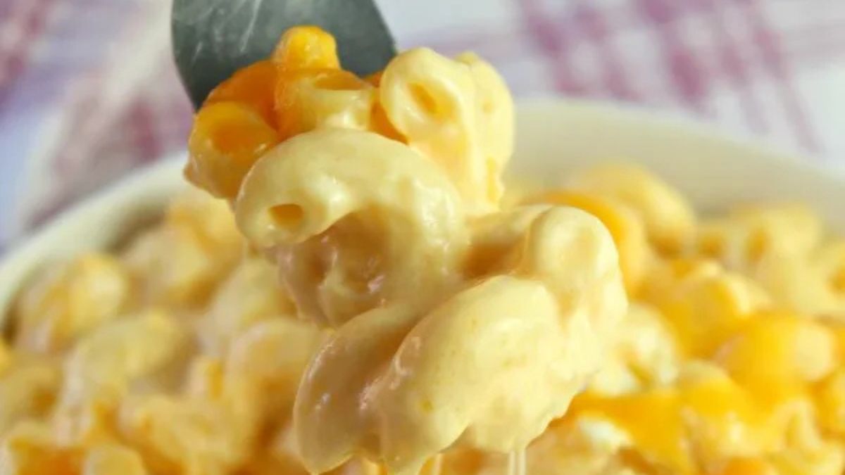 Slow Cooker Macaroni and Cheese.
