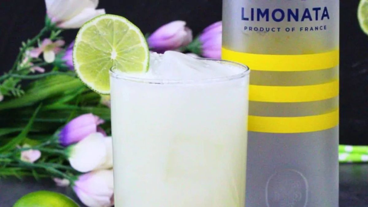 Spiked Brazilian Lemonade (Limeade) With Vodka!.