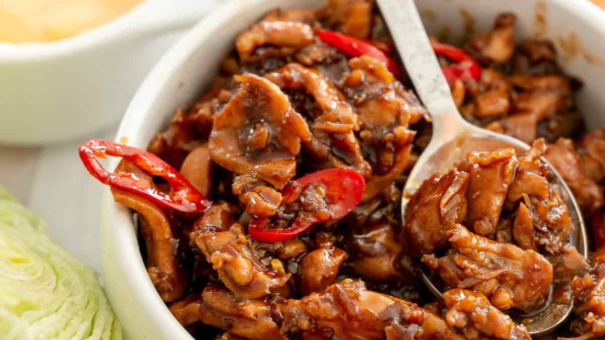 Szechuan Chicken Lettuce Wraps (Joey Copycat).