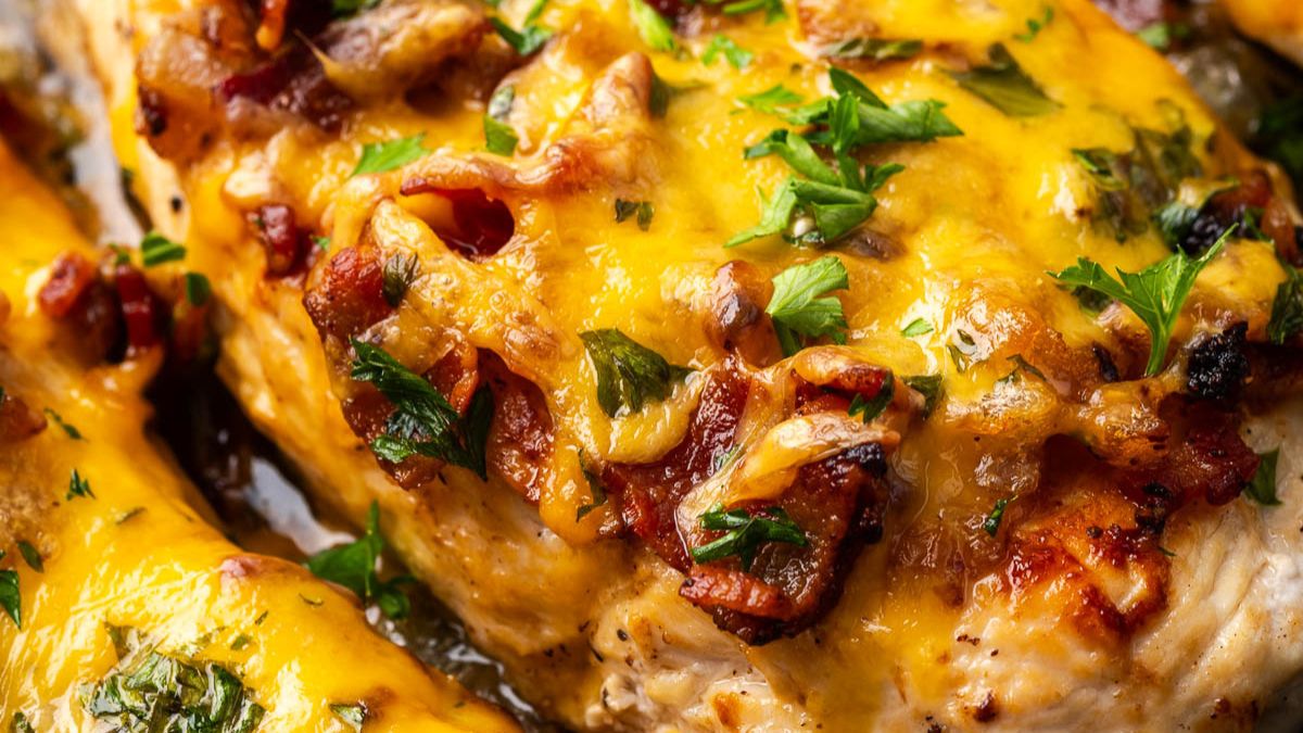 Weeknight-Worthy Cheesy Bacon Chicken.