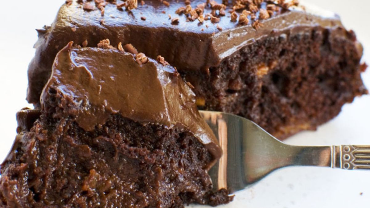 30 Minute Healthy Chocolate Cake.