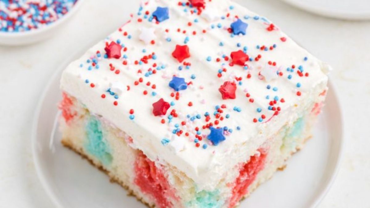 4th of July Jello Poke Cake.