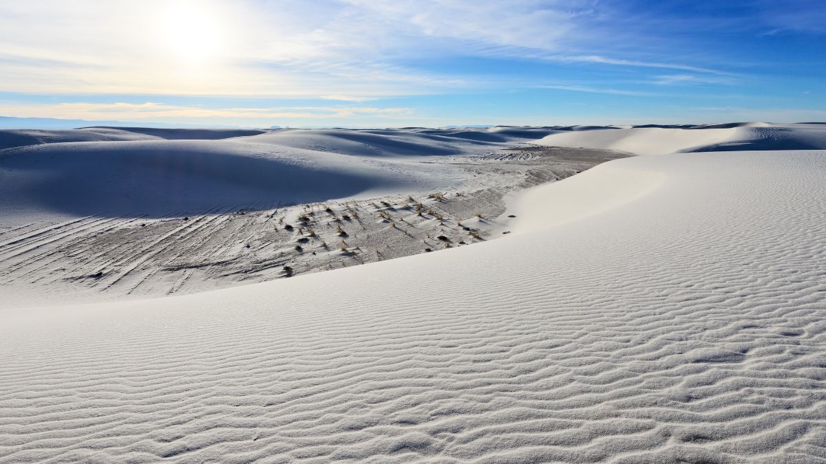  Alkali Flat Trail in White Sands National Monument, New Mexico, USA.