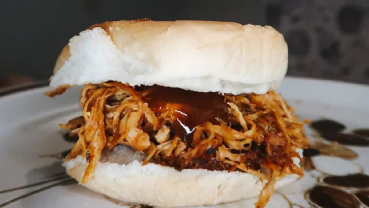 BBQ Pulled Chicken in the Crockpot.