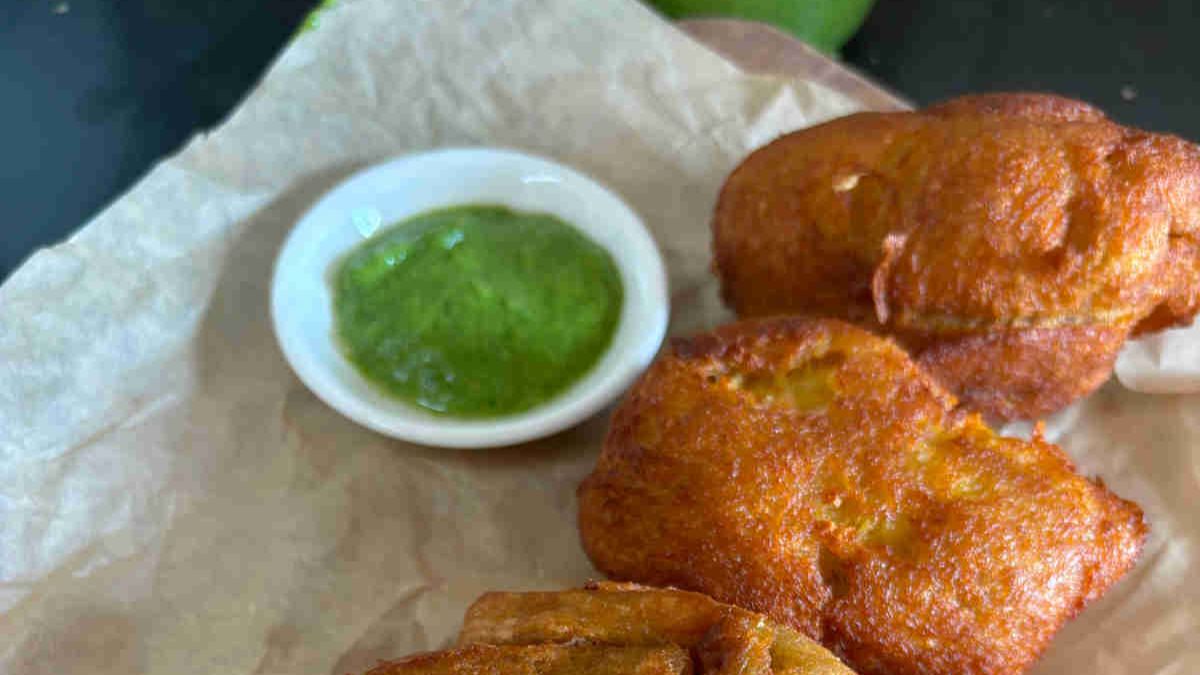 Bread Rolls Recipe- Indian Potato Croquettes.