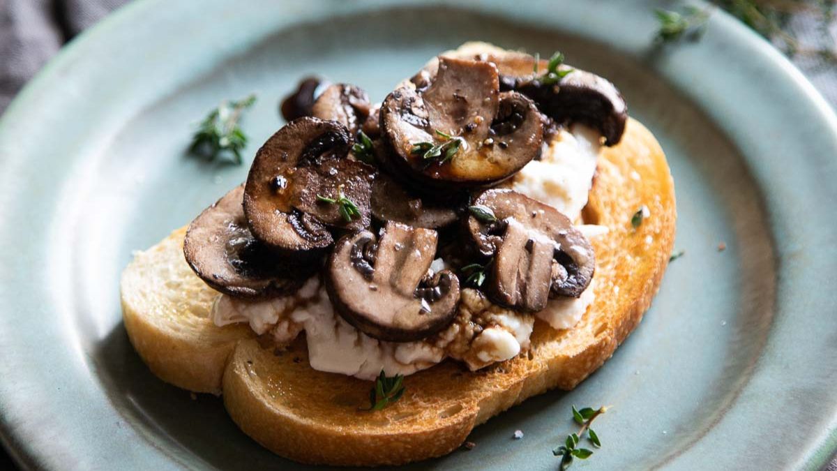 Burrata Toast.