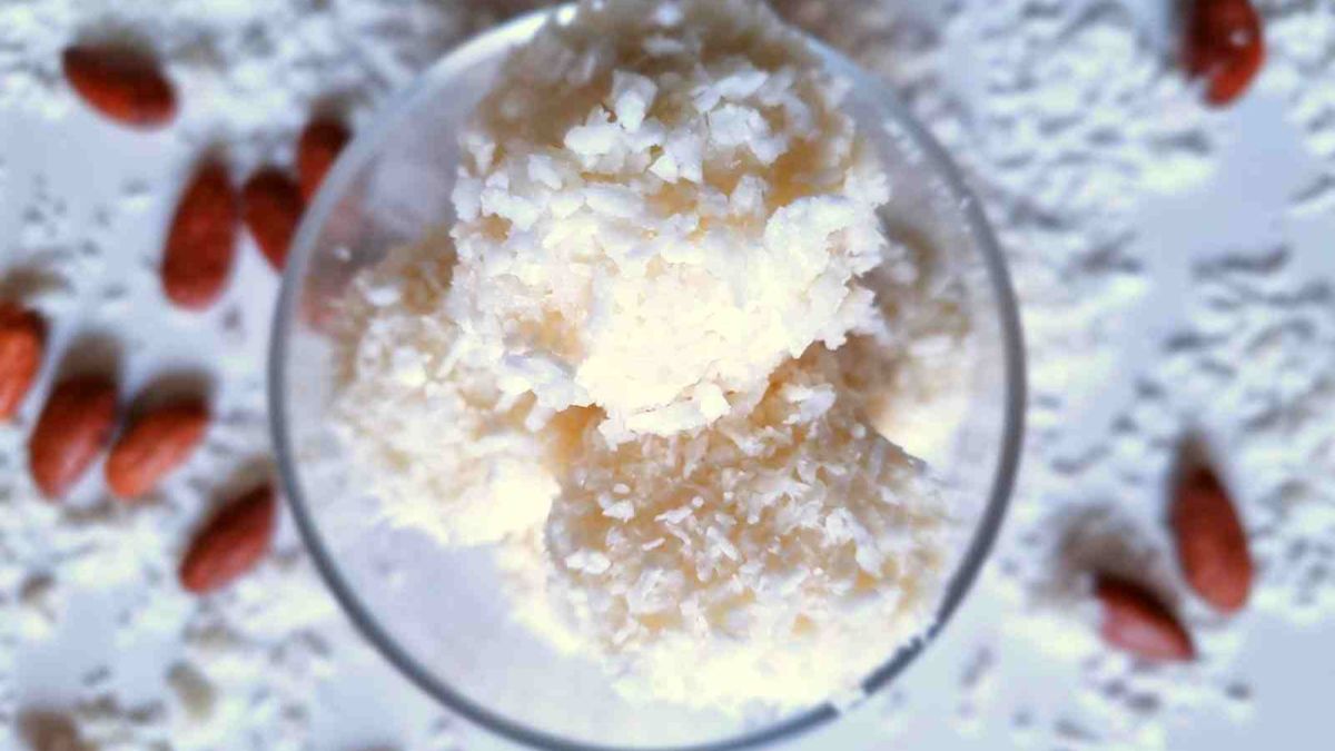 Coconut Raffaello Balls.