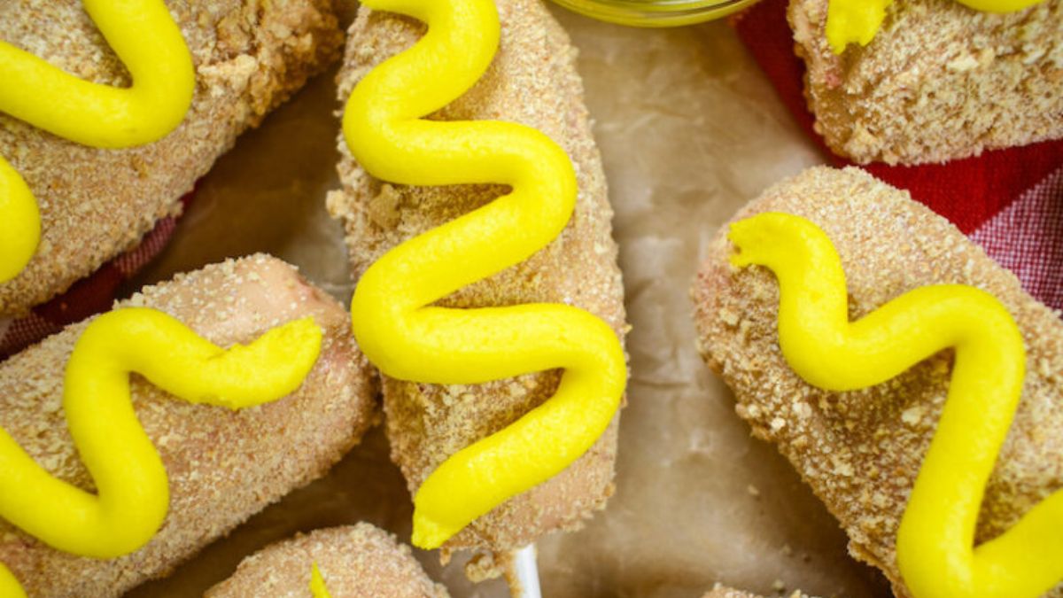 Corn Dog Cake Pops
.