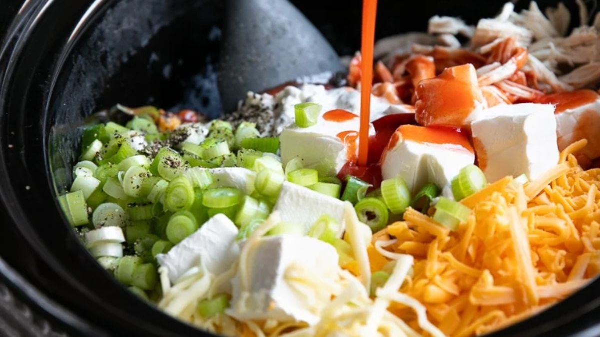 Crock Pot Buffalo Chicken Dip.