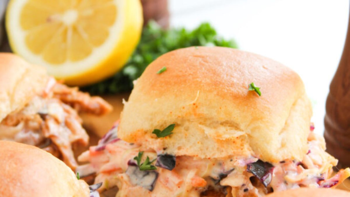 Crockpot BBQ Chicken Sliders.
