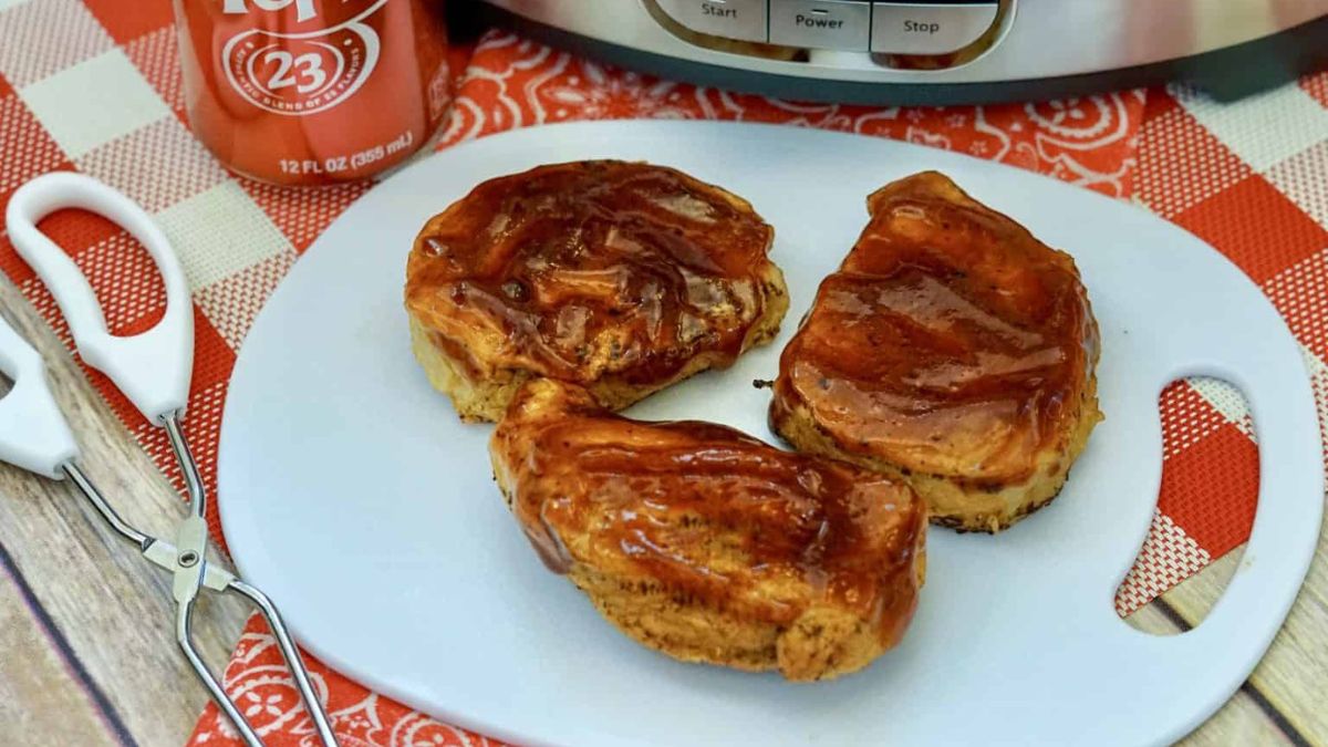 Delicious and Easy Dr. Pepper Slow Cooker Pork Chops Recipe.