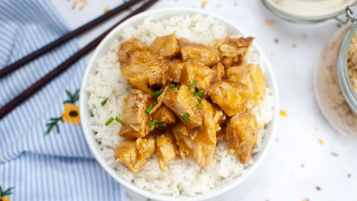 Easy Slow Cooker Orange Chicken (Takeout Alternative).