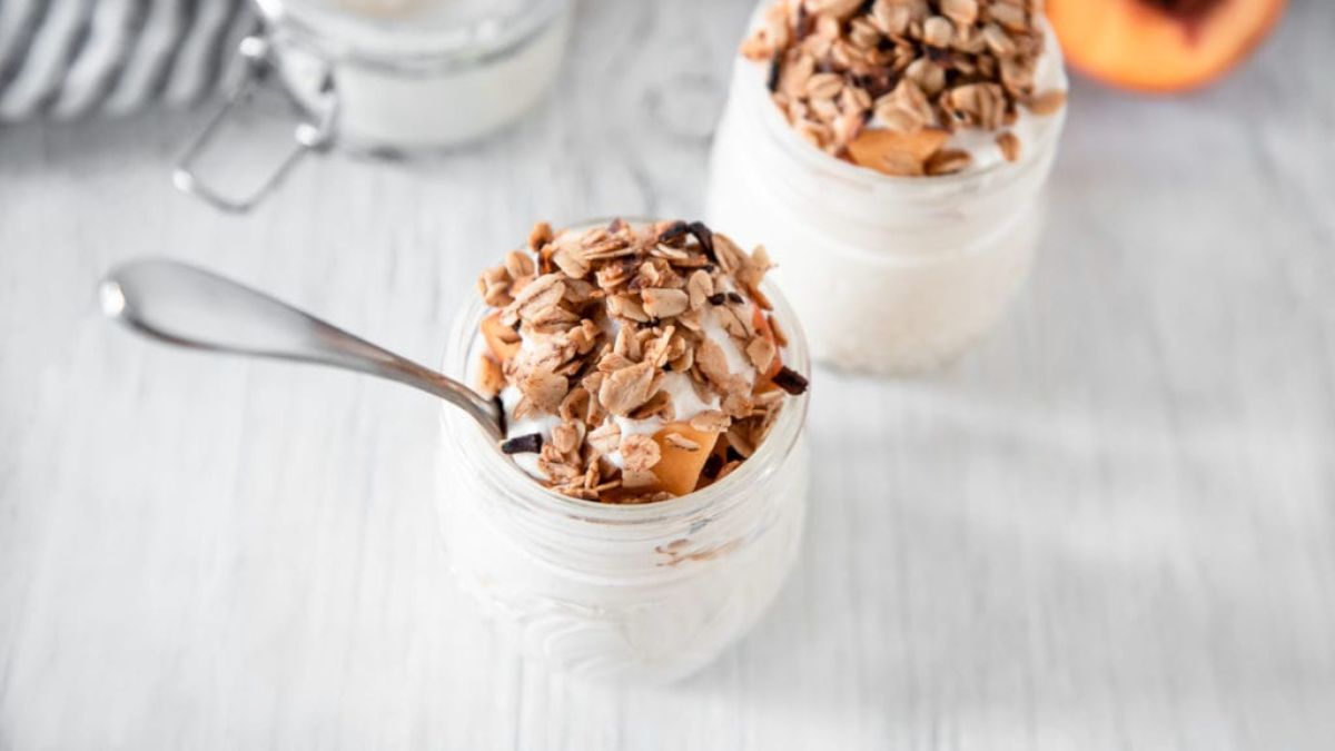 Healthy Vegan Peaches And Cream (with Fresh Peaches).