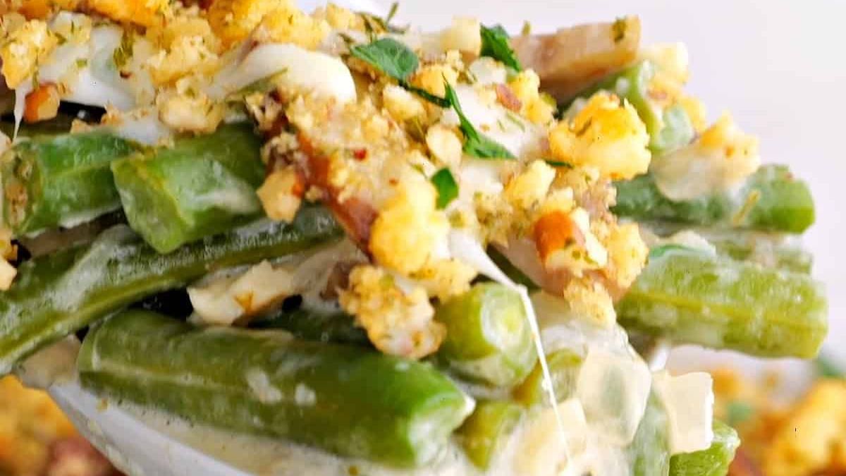 Keto Green Bean Casserole [+VIDEO].
