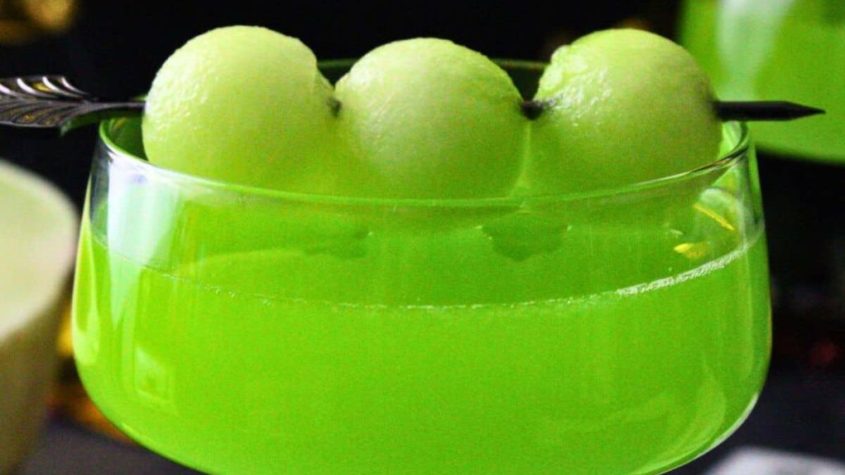 Melon Ball Drop Cocktail: New Year’s Recipe With Midori.
