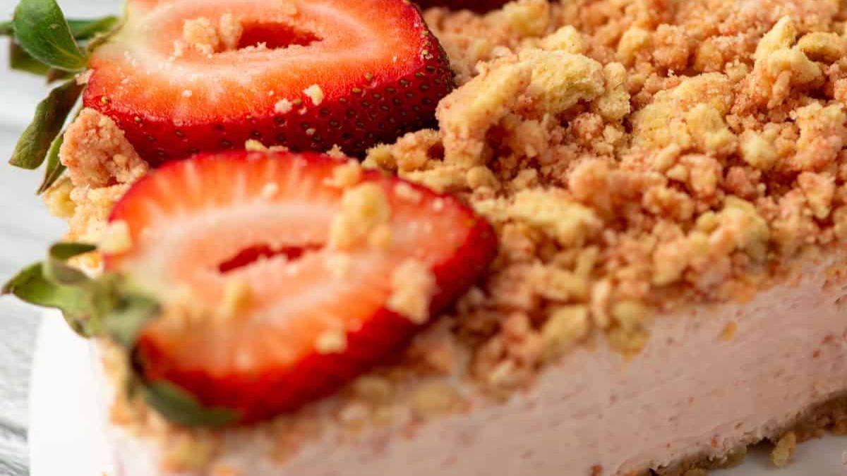 No Bake Strawberry Crunch Cheesecake.