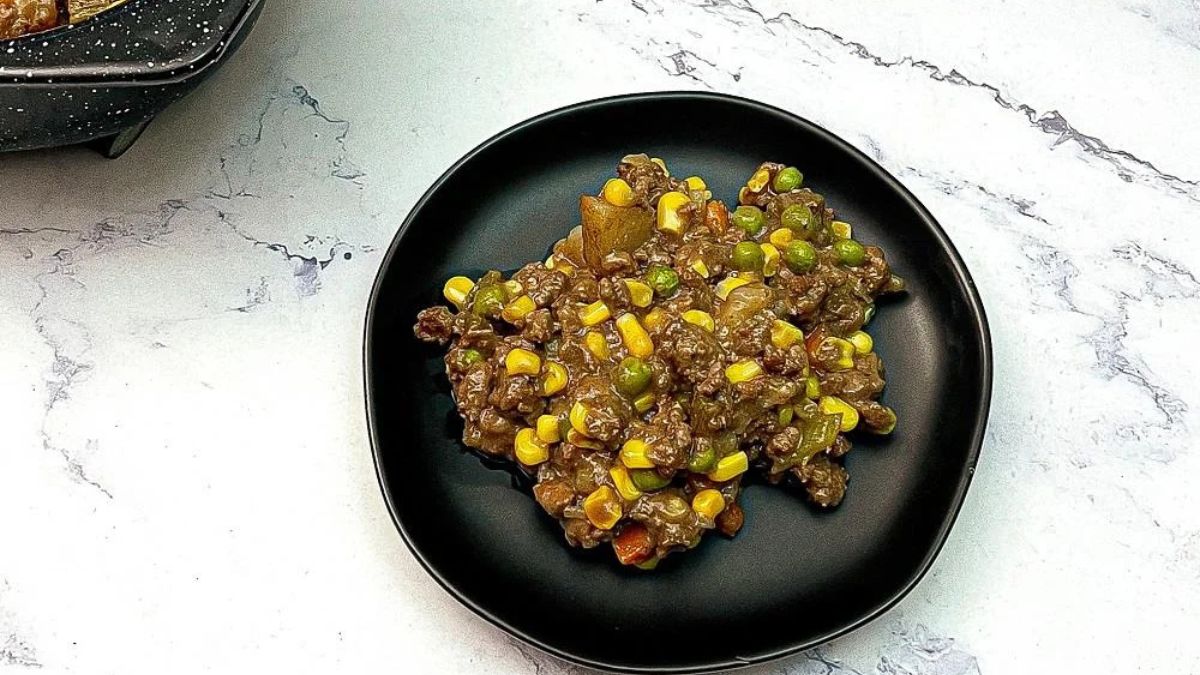 Old Fashioned Hamburger Hotdish.