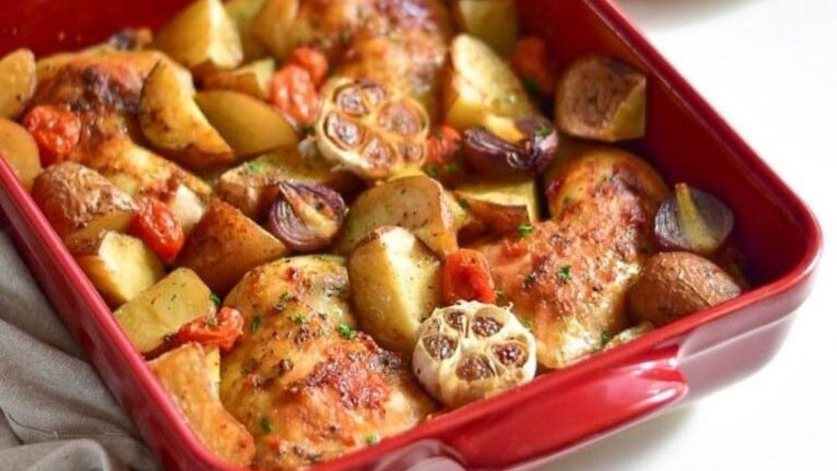 One Pan Garlic Roasted Chicken Thighs w Potatoes.
