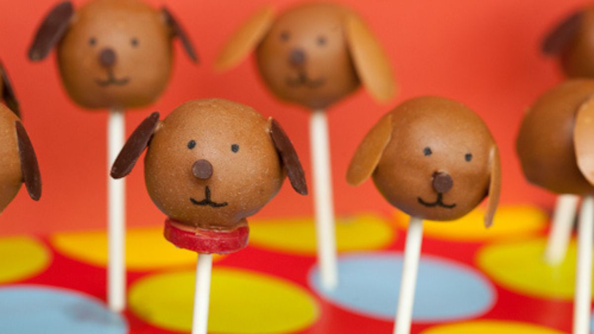 Puppy Cake Pops (Chocolate Cake Pops).
